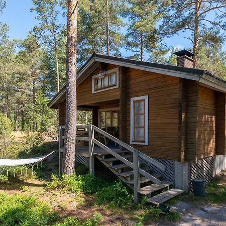 Pinetree Cottages Cozy log cabin Kalanti Esterno foto