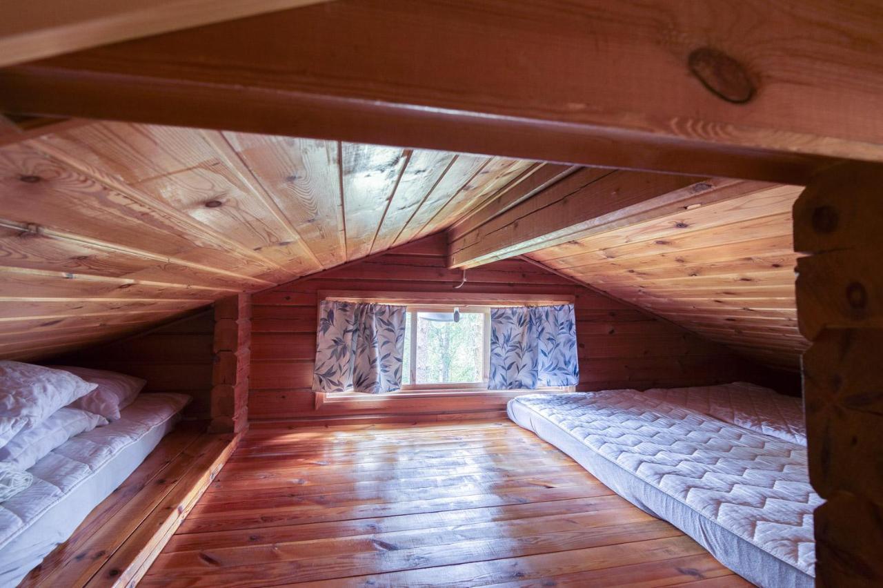 Pinetree Cottages Cozy log cabin Kalanti Esterno foto